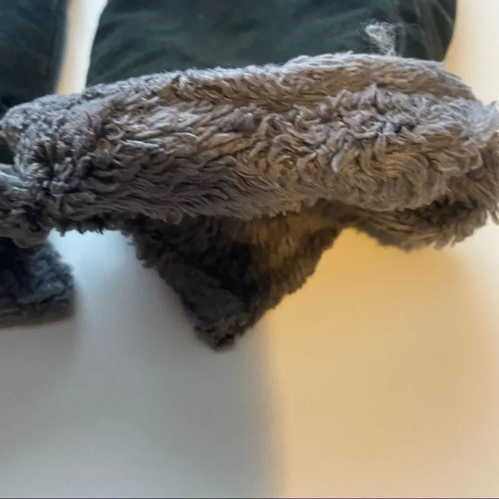 𝅺Black Small Winter gloves fuzzy inside